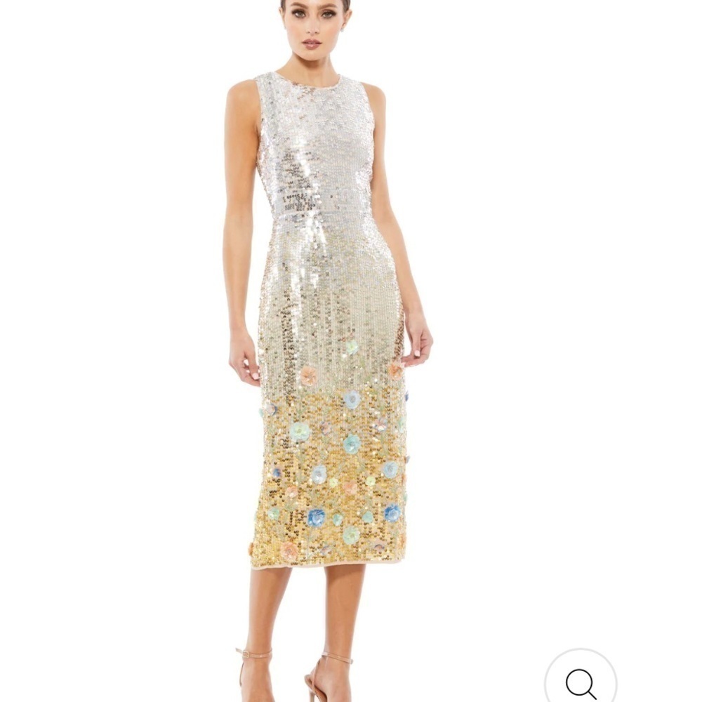Mac Duggal HIGH NECK DRESS with floral sequin hem. Size 8 NEW $498 sold out size